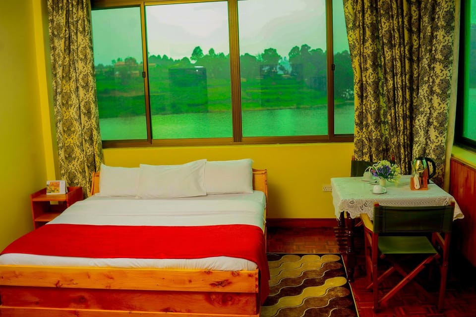 Photo of the whole room, Bedroom