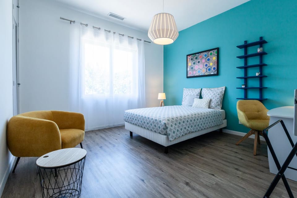 Bed, Photo of the whole room, Bedroom