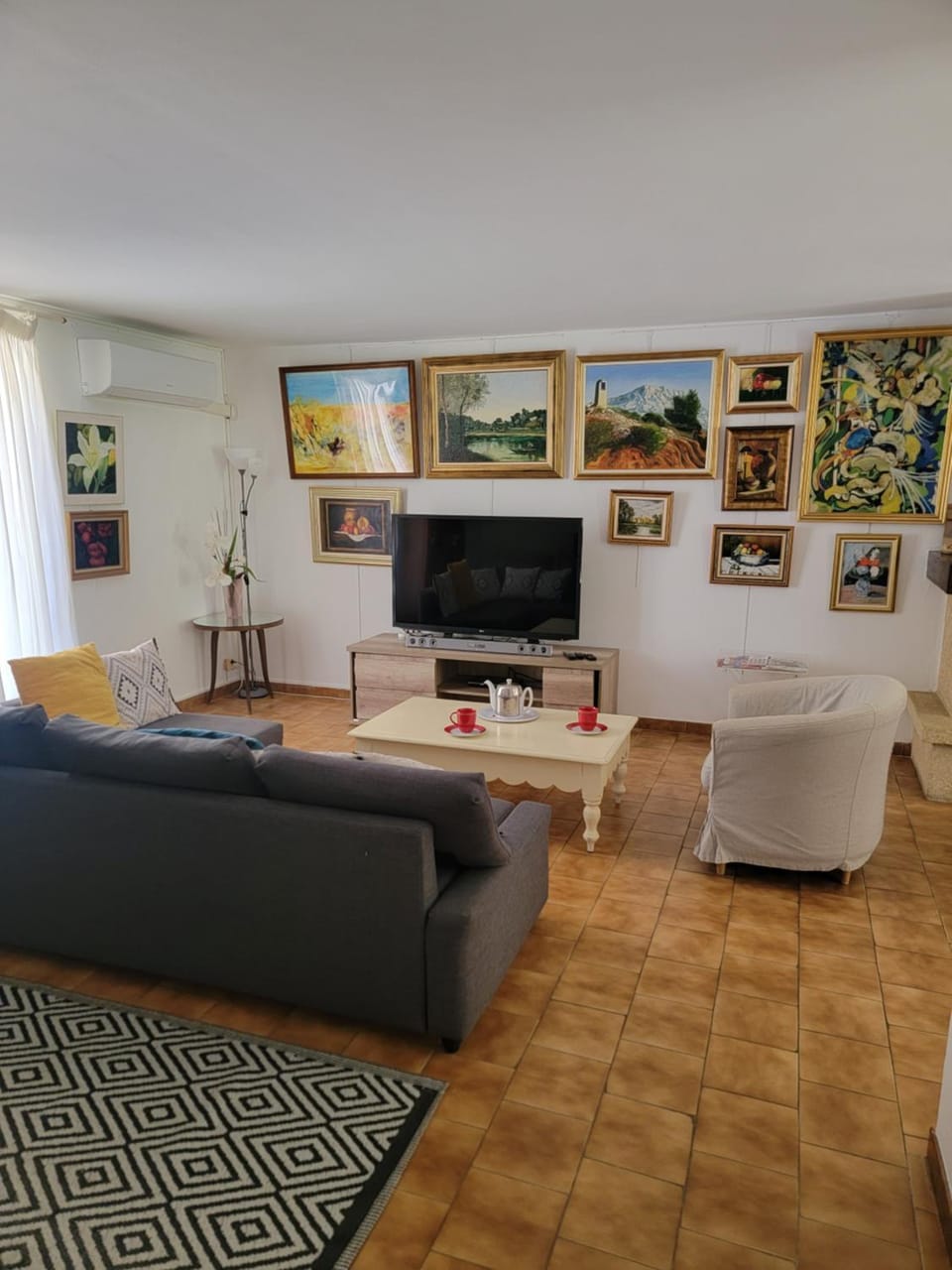 Living room, Seating area