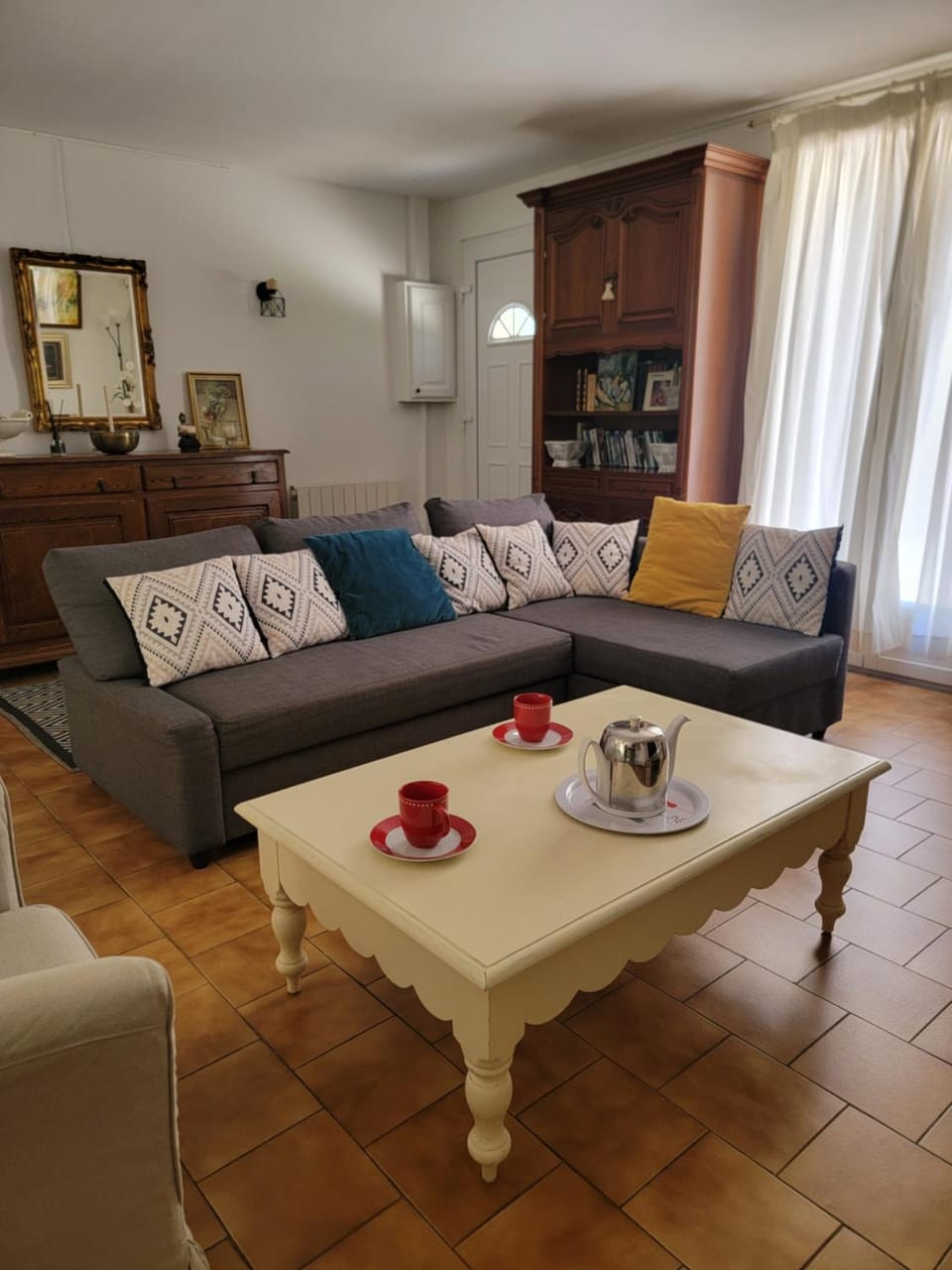 Living room, Seating area