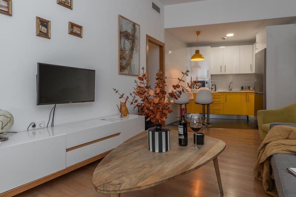 Communal lounge/ TV room, TV and multimedia, Living room