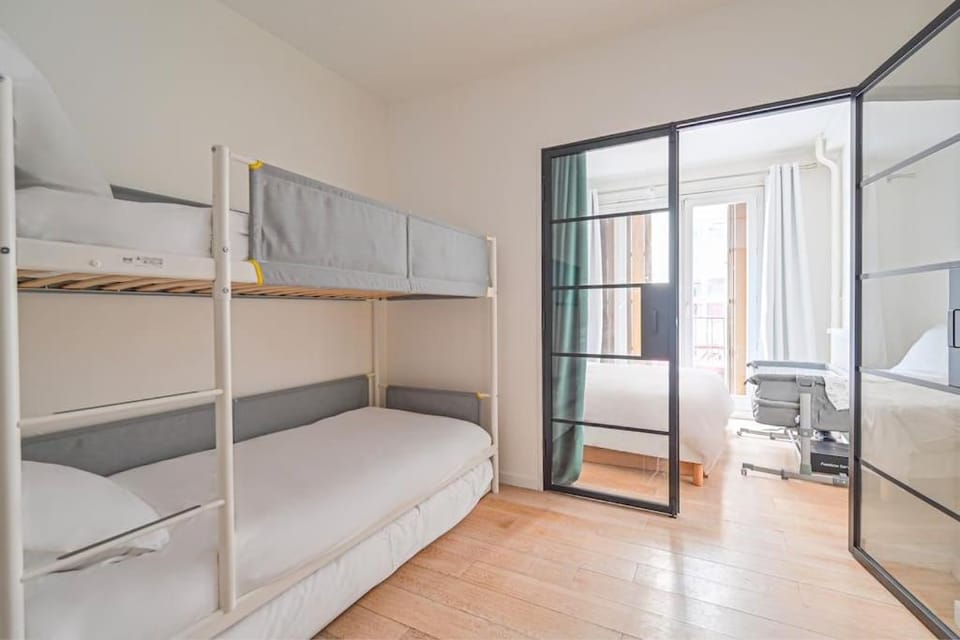 Bed, Photo of the whole room, bunk bed, towels, wardrobe