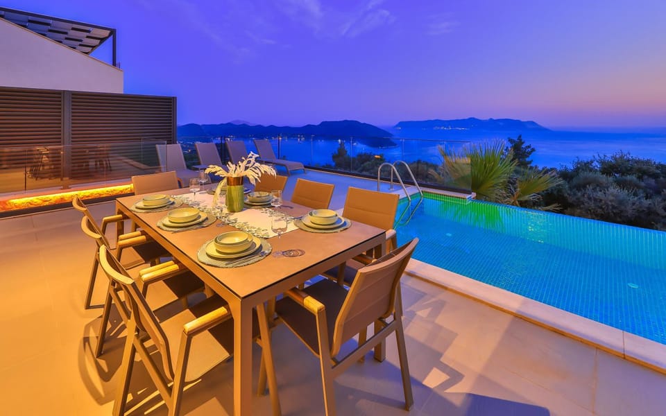 Villa Infinity Sky - Private Pool - Panoramic Sea View Apartment in Antalya Province