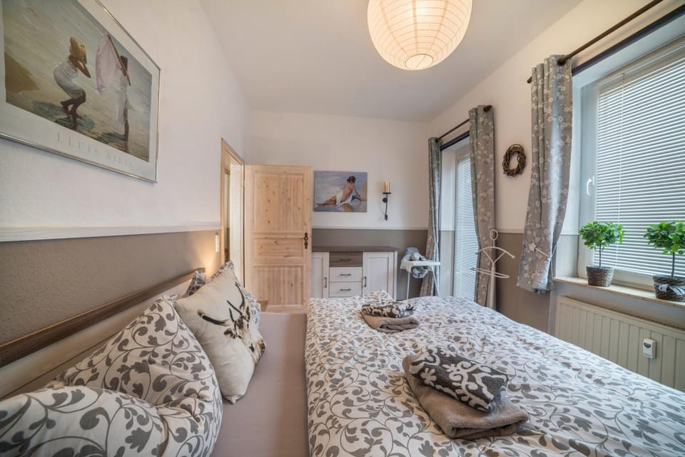 Property building, Living room, Bedroom