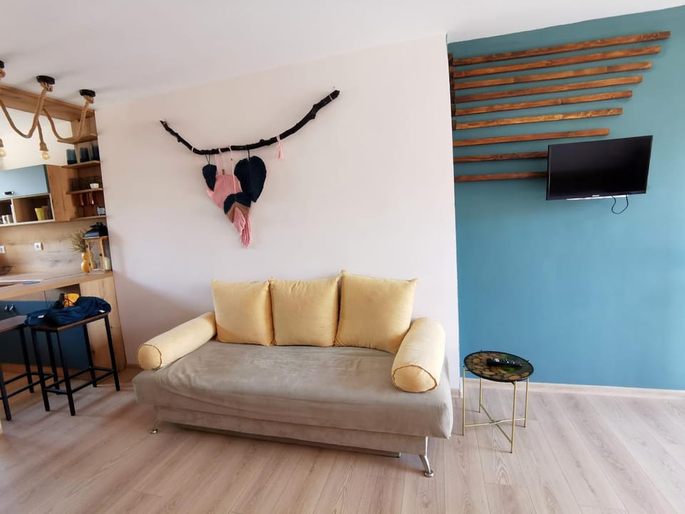 Communal lounge/ TV room, TV and multimedia, Living room, Seating area