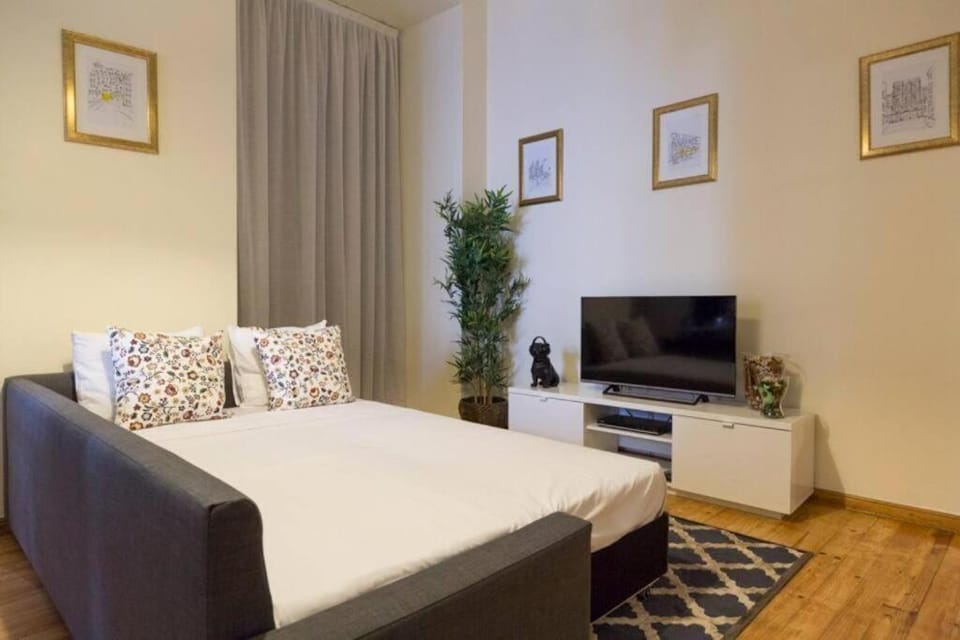 Communal lounge/ TV room, Living room
