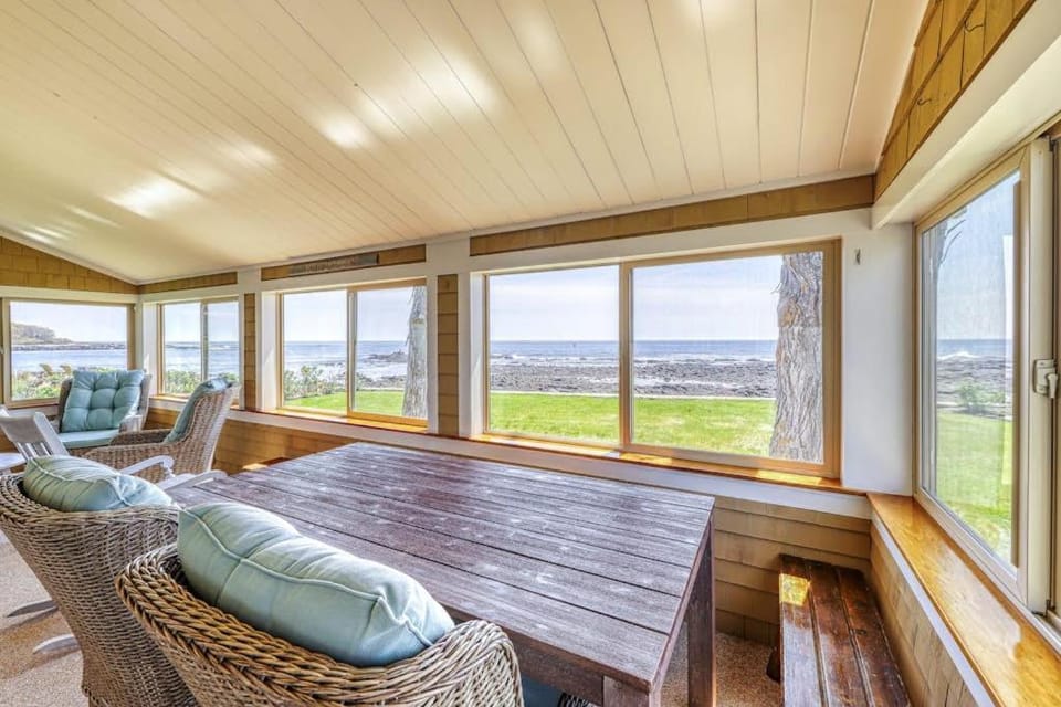 Castle Rock & Sea Belle Cottages House in Cape Neddick