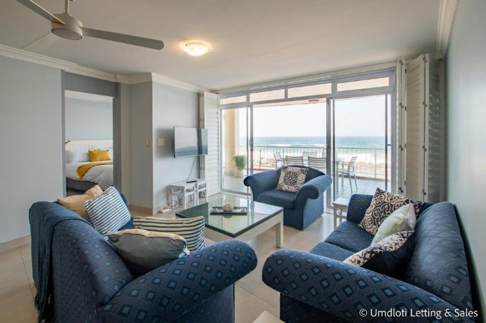Living room, Seating area, Sea view, fireplace