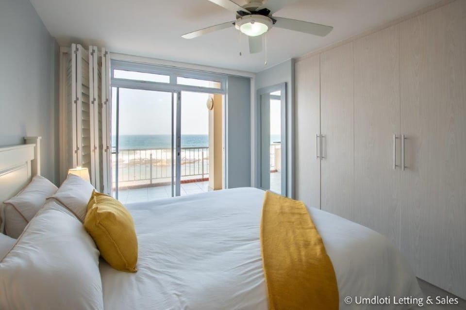 Bed, Photo of the whole room, Bedroom, fireplace