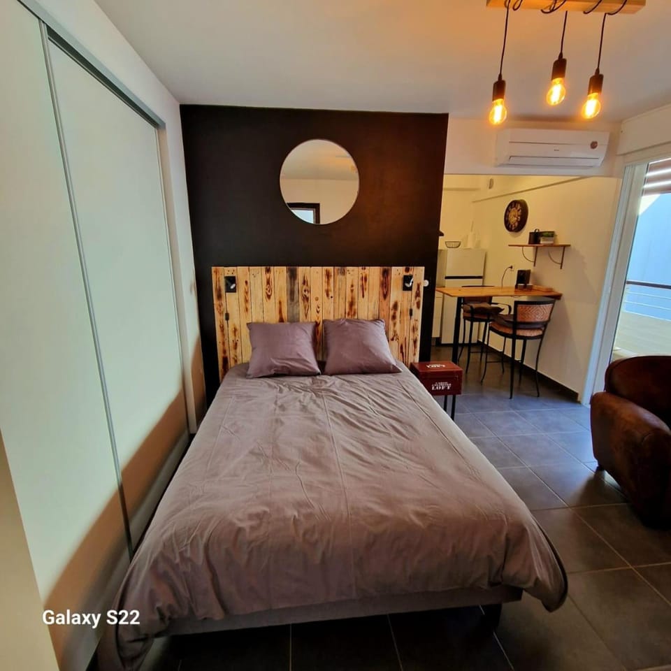 Bed, Photo of the whole room