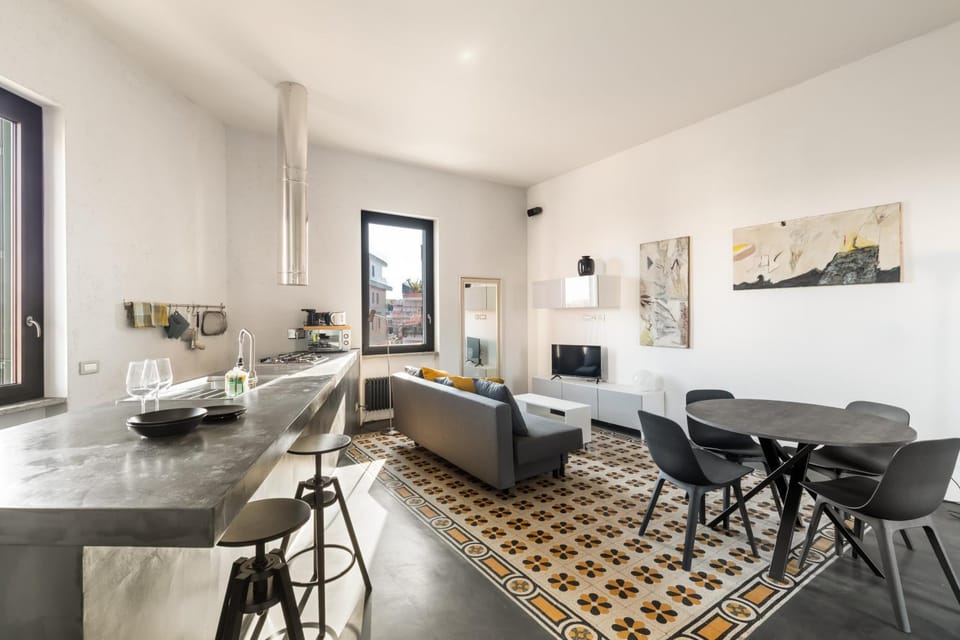 Kitchen or kitchenette, Living room, Seating area, Dining area