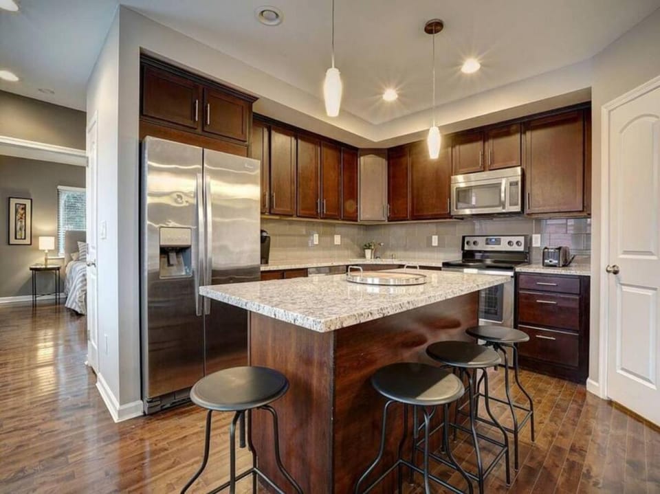 Bright 2BR near downtown Apartment in Cincinnati