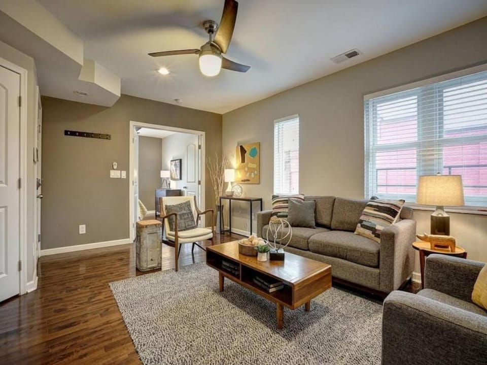 Two Comfy Condos Near City Center OTR UC Zoo Apartment in Cincinnati