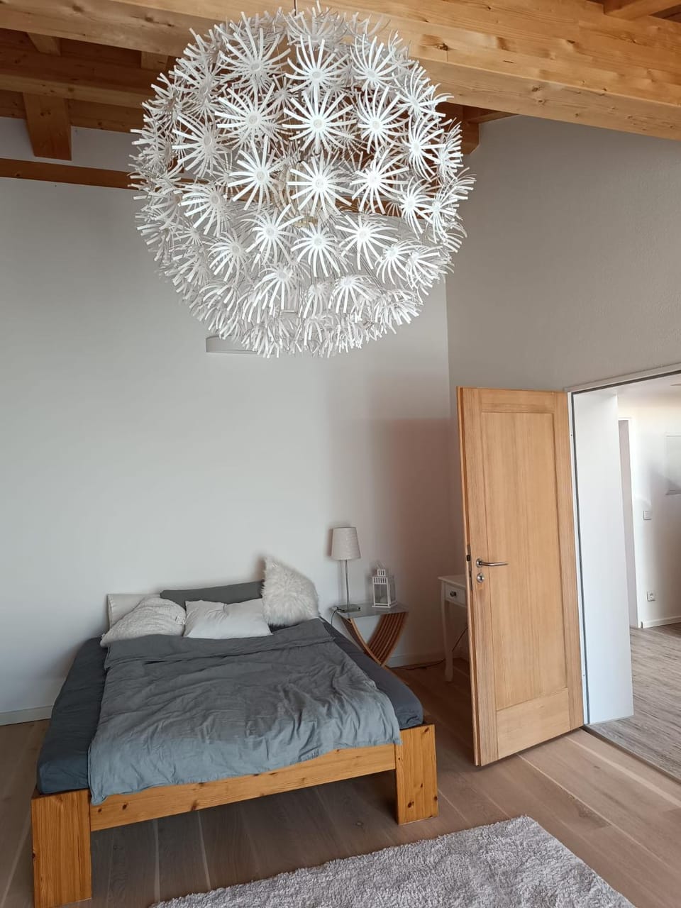 Bed, Photo of the whole room