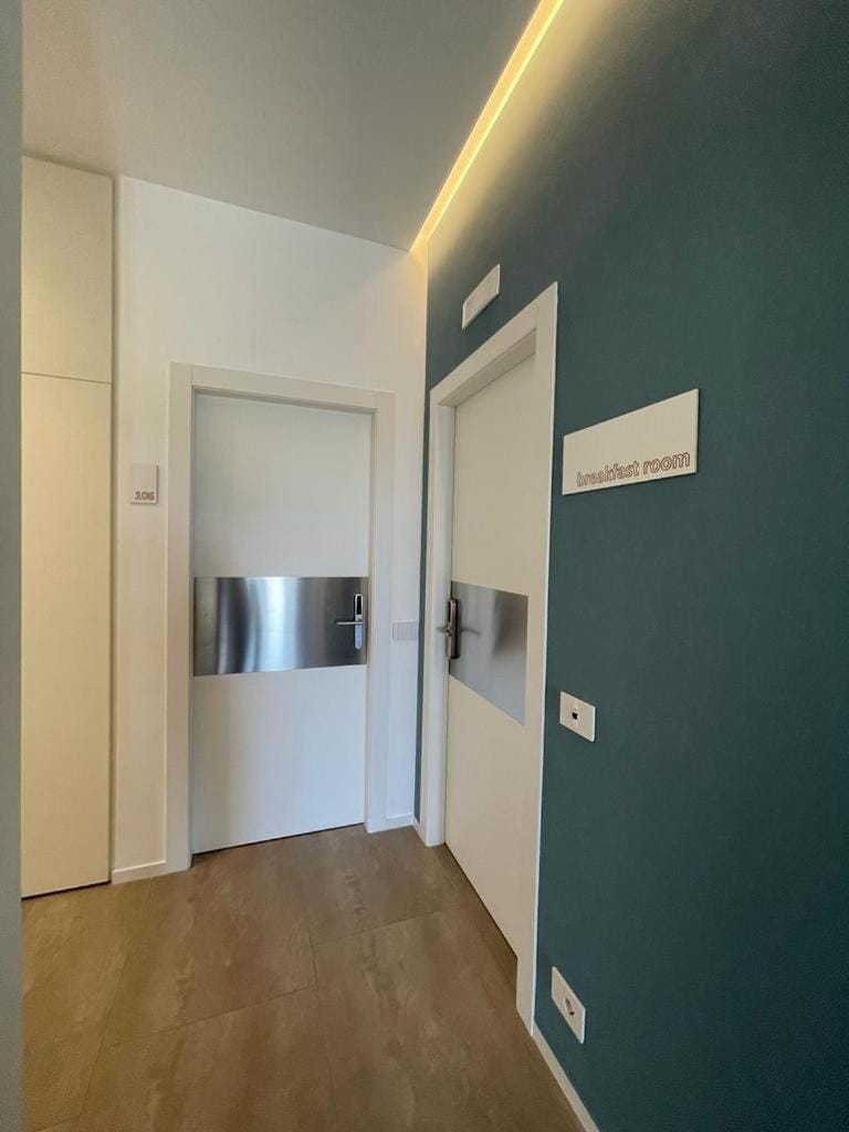 Decorative detail, Internal: Not applicable to any particular room