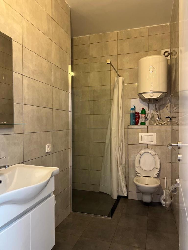 Shower, Toilet, Bathroom, towels