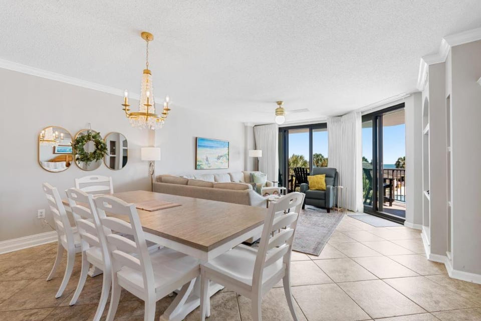 Captains Quarters 3BR Villa Steps from the Ocean House in South Carolina