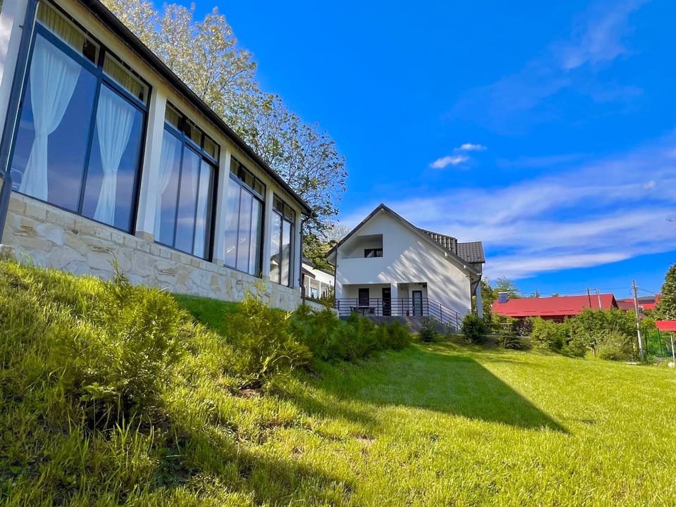 Property building, Spring, Day, Natural landscape, Garden, Garden view