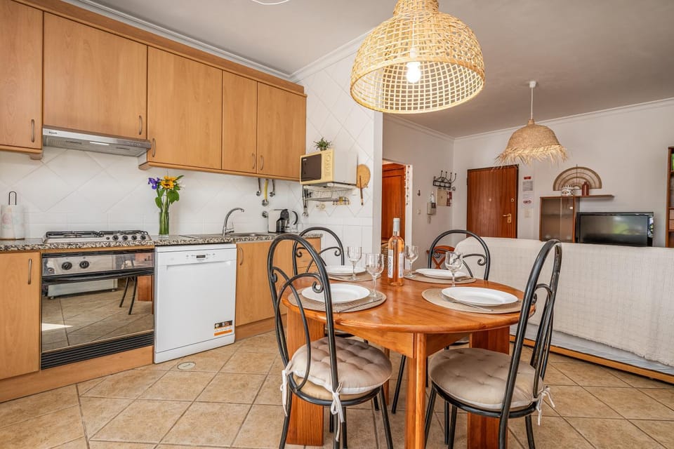 Property building, Kitchen or kitchenette, Living room
