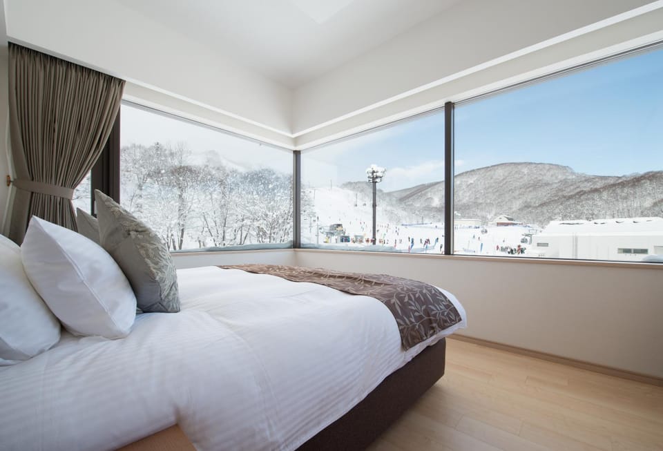 Bed, Day, View (from property/room)