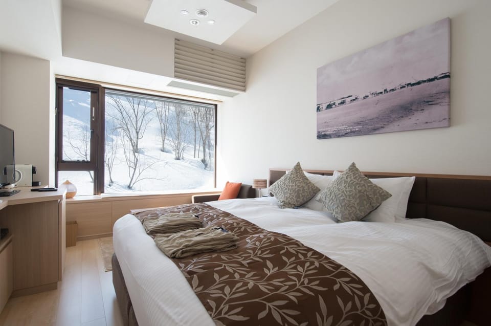 Bed, Day, View (from property/room)