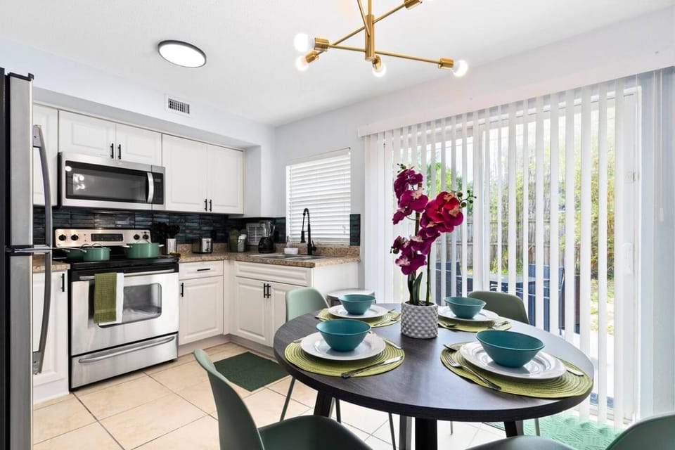 Ocean 4 - Blissway Apartment in Indian Harbour Beach