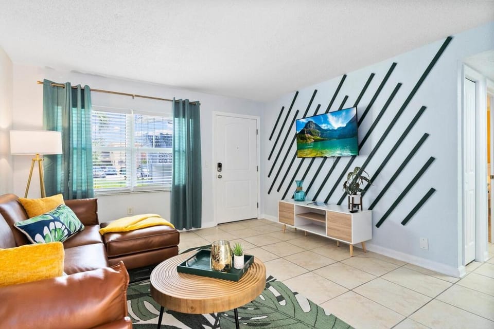 Ocean 4 - Blissway Apartment in Indian Harbour Beach