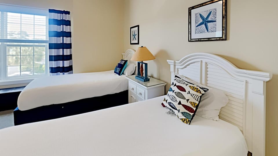 Pawleys Island Retreat Tranquil 4BR Pool Tennis House in Pawleys Island
