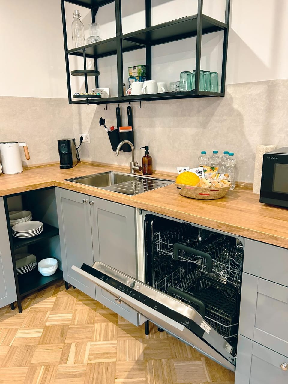 Coffee/tea facilities, Kitchen or kitchenette, dishwasher, minibar, pet friendly, stove, toaster