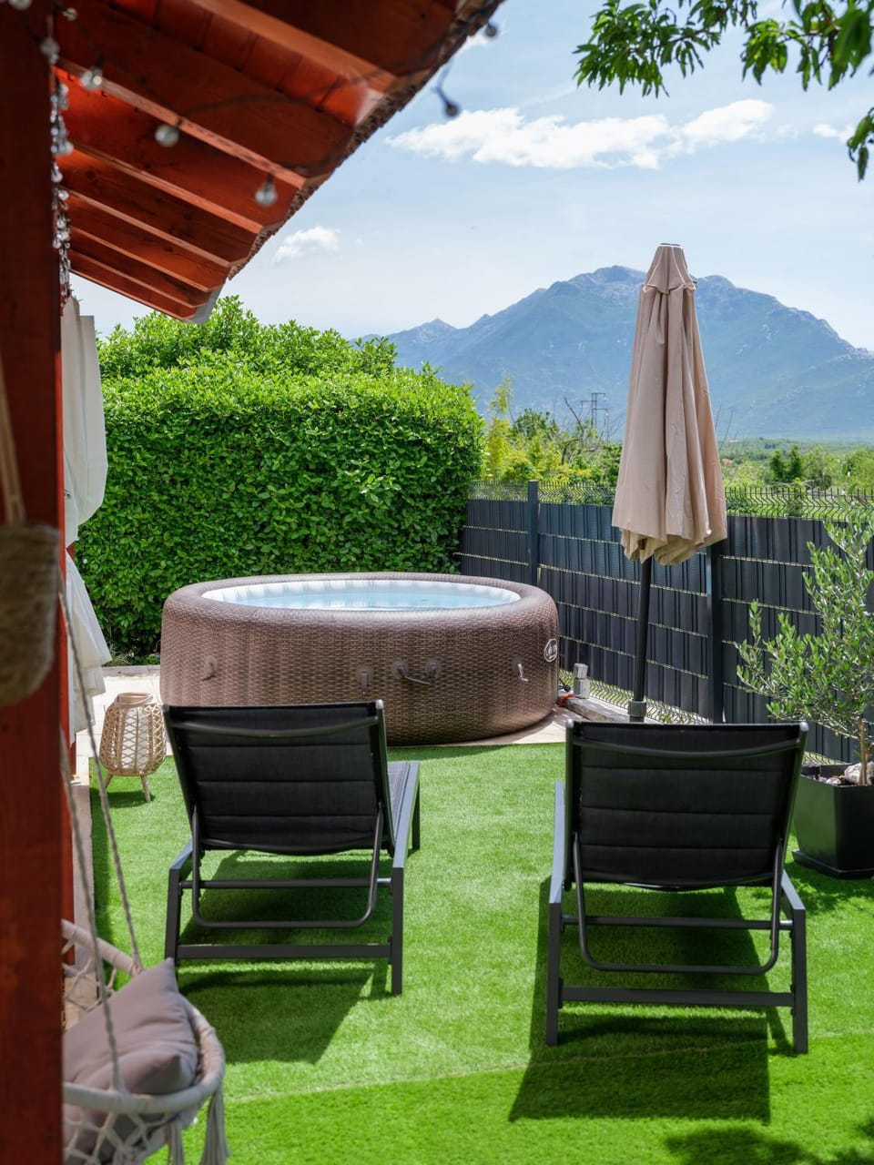 Day, Natural landscape, Mountain view, sunbed