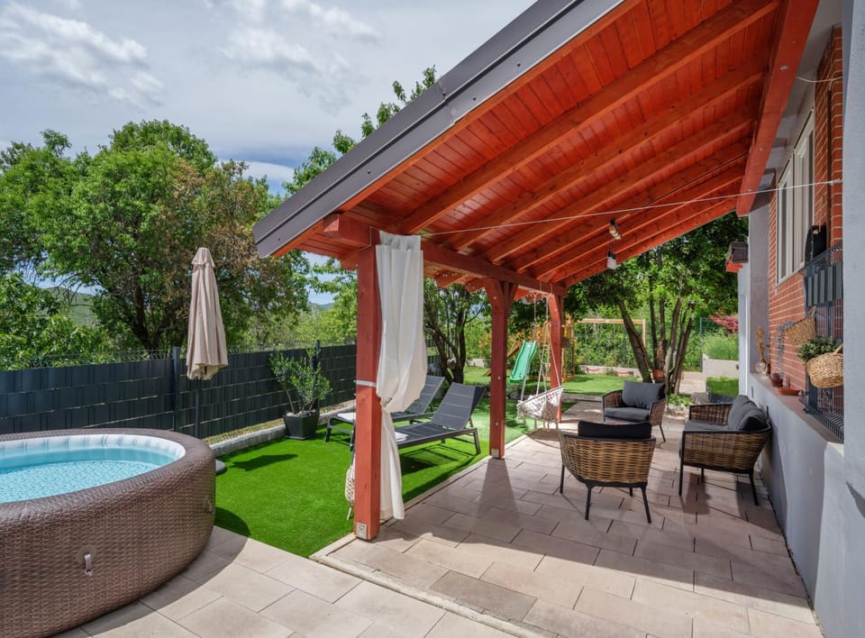 Day, Hot Tub, Balcony/Terrace, sunbed