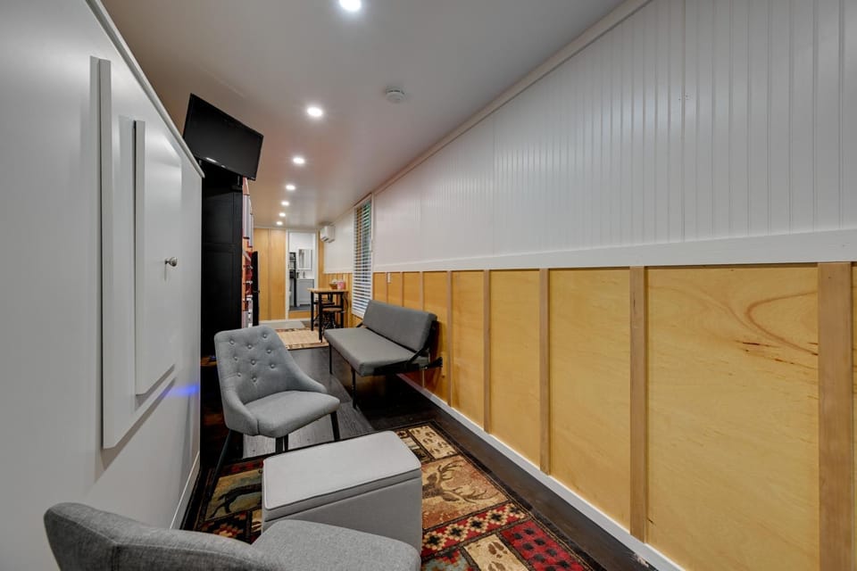 Carbonado Studio w/ Deck & Blackstone Griddle! Apartment in Washington