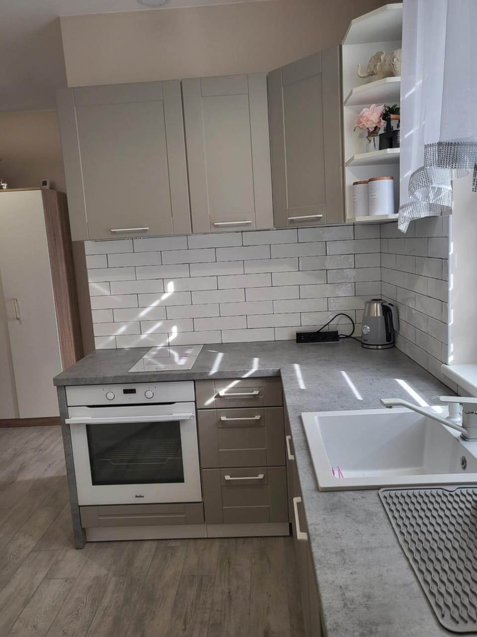 Pokój z własną kuchnią i łazienką Żyrardów SUNTAGO Apartment in Masovian Voivodeship