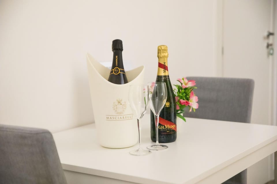room service, VIP