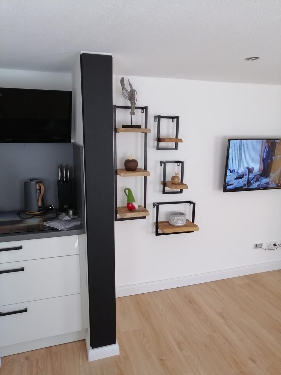 TV and multimedia, Decorative detail
