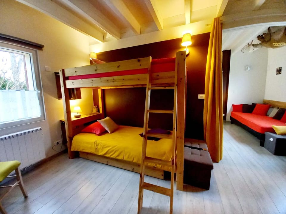 Bed, Bedroom, bunk bed