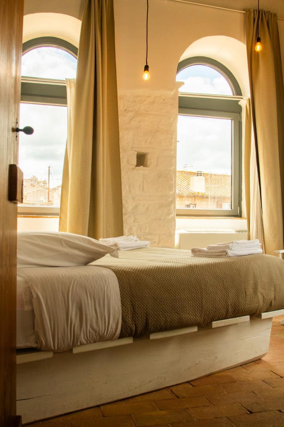 Bed, Photo of the whole room, Bedroom, towels