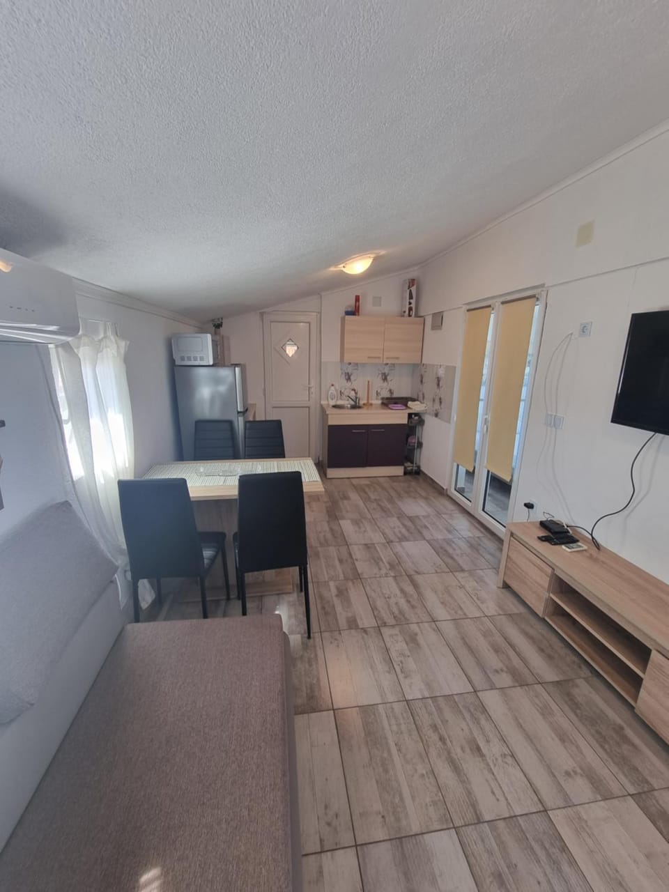 TV and multimedia, Kitchen or kitchenette, Dining area