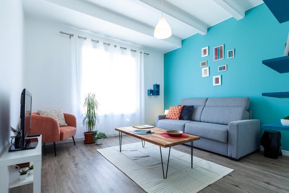 Communal lounge/ TV room, TV and multimedia, Living room