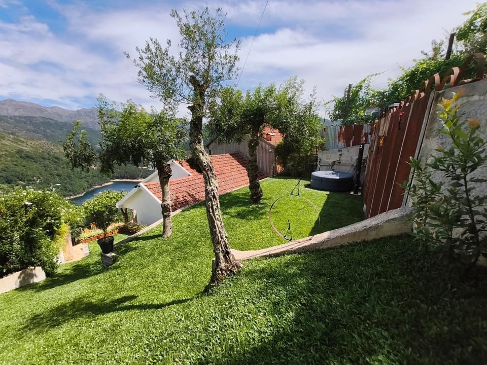 Spring, Day, Natural landscape, Garden, Garden, Balcony/Terrace, Garden view, Mountain view