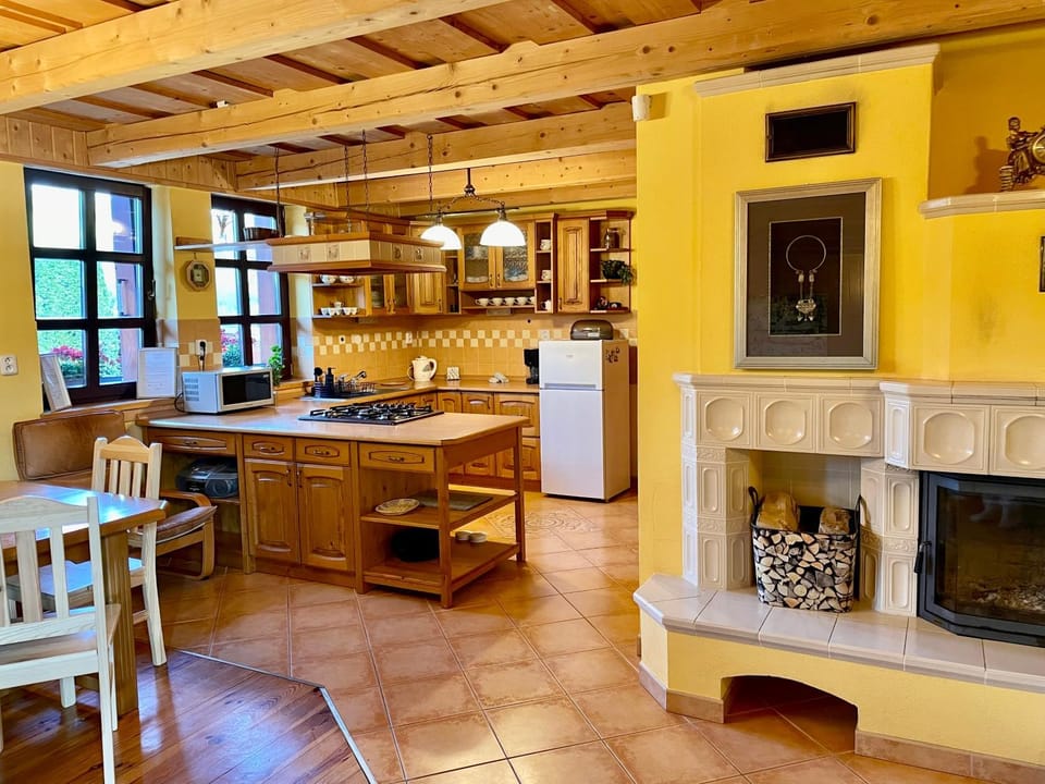 Kitchen or kitchenette, Living room, Seating area