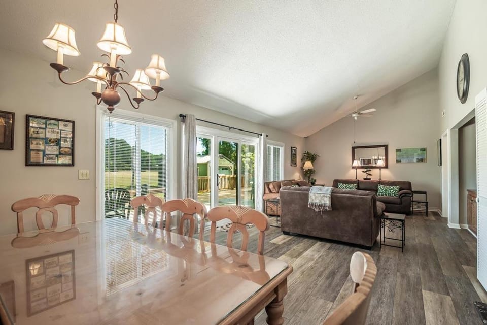 Litchfield Country Club Cottage 4BR 4BA Retreat House in South Carolina