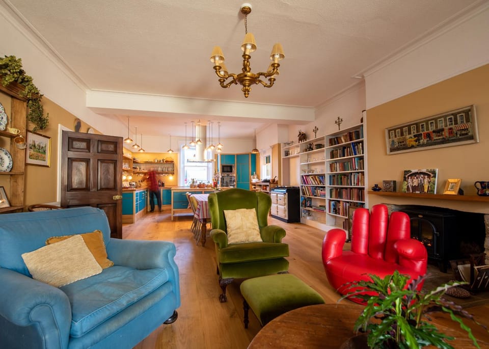 Wendover House XL Luxury Country Home near Silverstone, with Beautiful Gardens, Pool & Sauna Apartment in Daventry District
