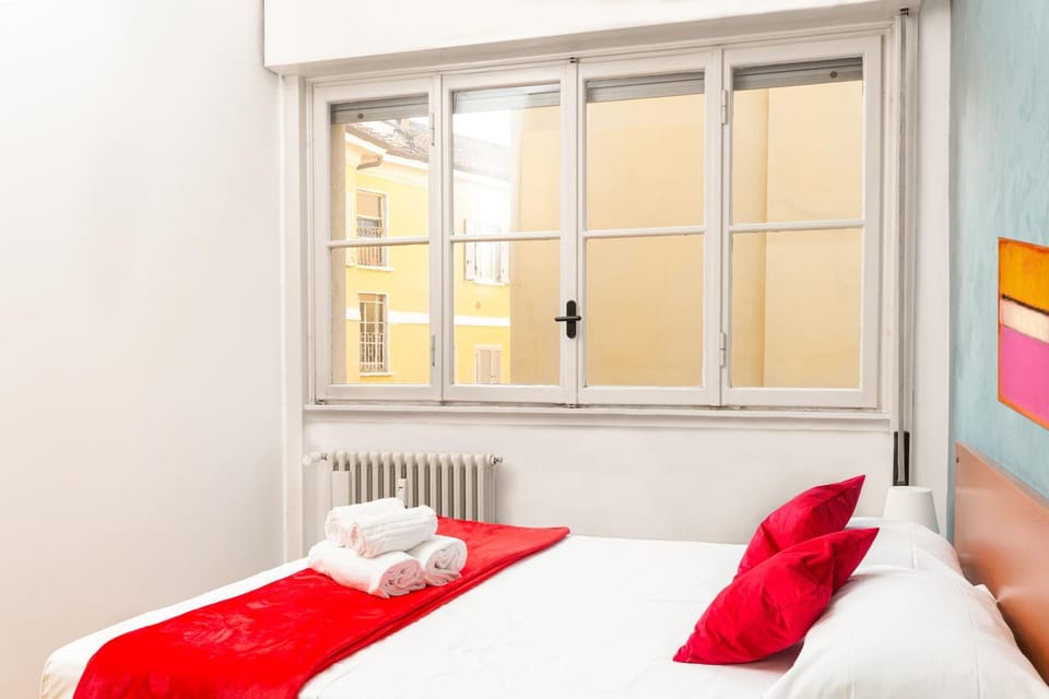 Property building, Bed, Photo of the whole room, Bedroom, towels
