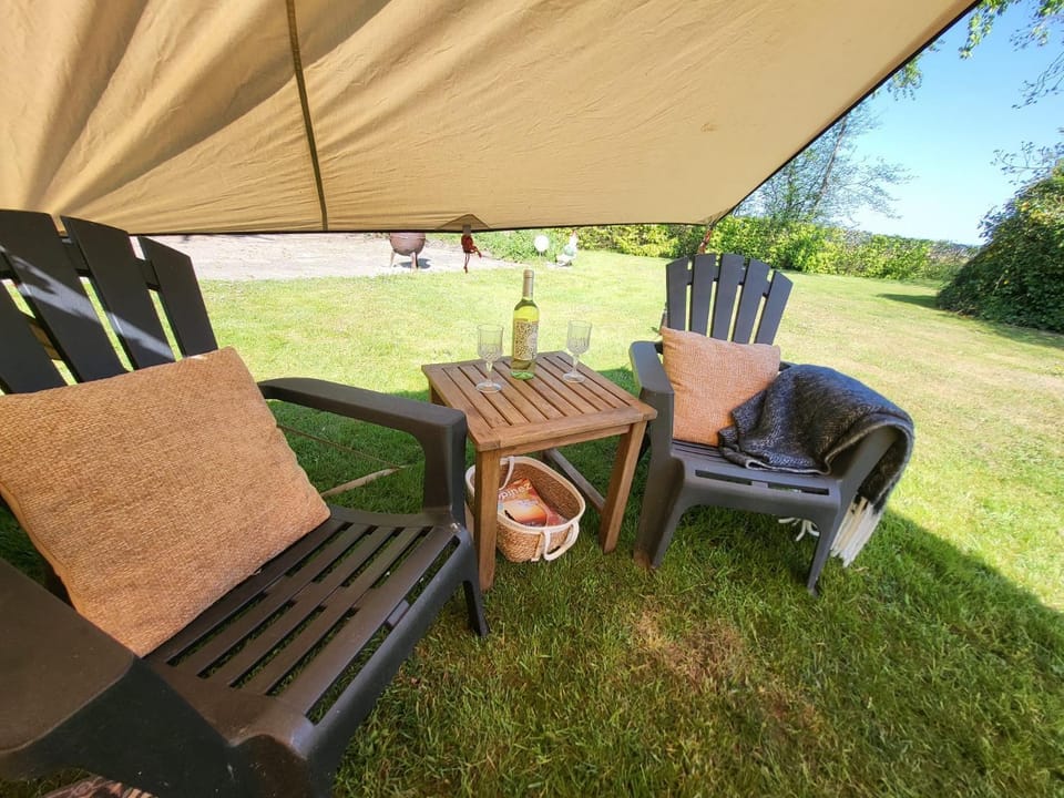 Sfeervolle Tipi tent dicht bij de kust. Luxury tent in Callantsoog