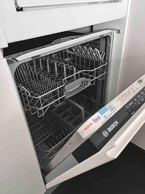 Kitchen or kitchenette, dishwasher