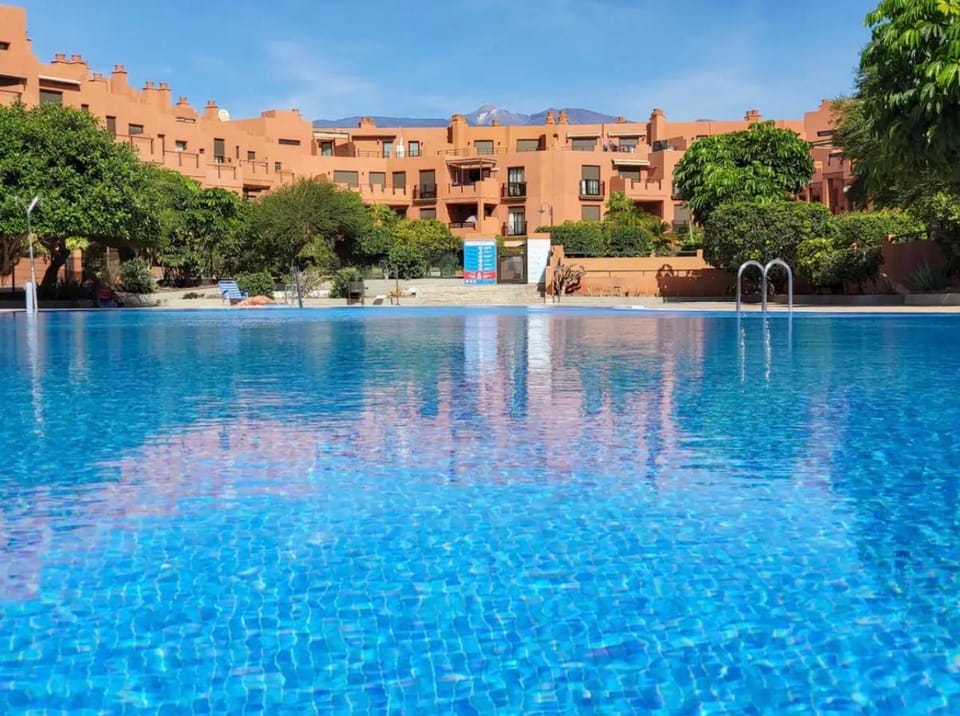 Property building, Day, Pool view, Swimming pool