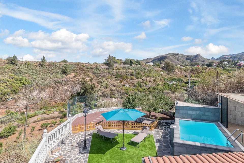 Patio, Spring, Balcony/Terrace, Landmark view, Mountain view, Pool view, Swimming pool, sunbed