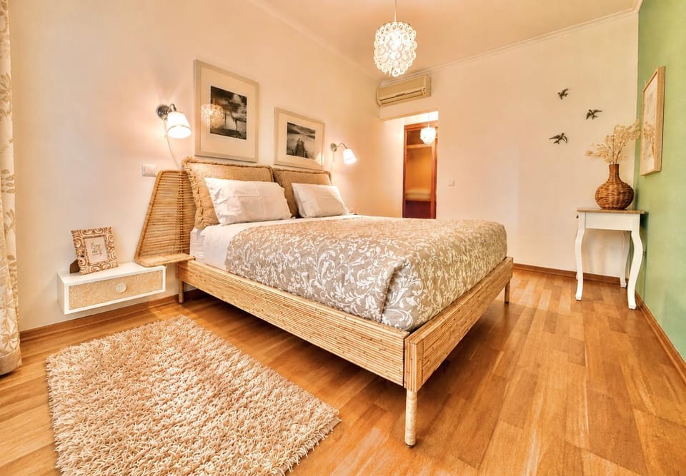 Bed, Balcony/Terrace, Bedroom, Sea view, heating, internet, air conditioner