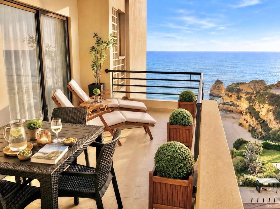 Patio, Natural landscape, View (from property/room), Balcony/Terrace, Seating area, Dining area, Sea view, sunbed
